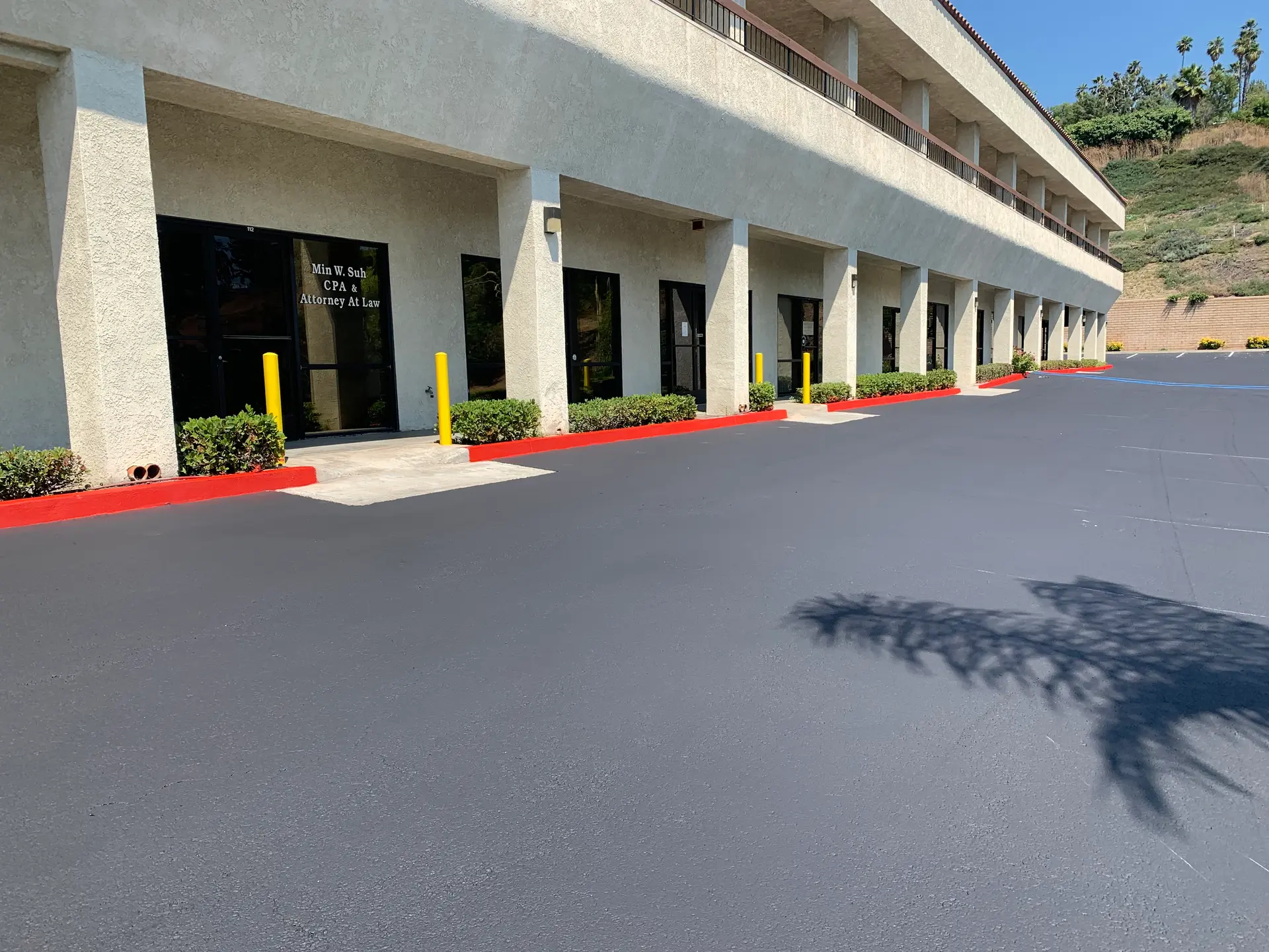 Protective seal coat applied to a commercial lot by Native Union Engineering